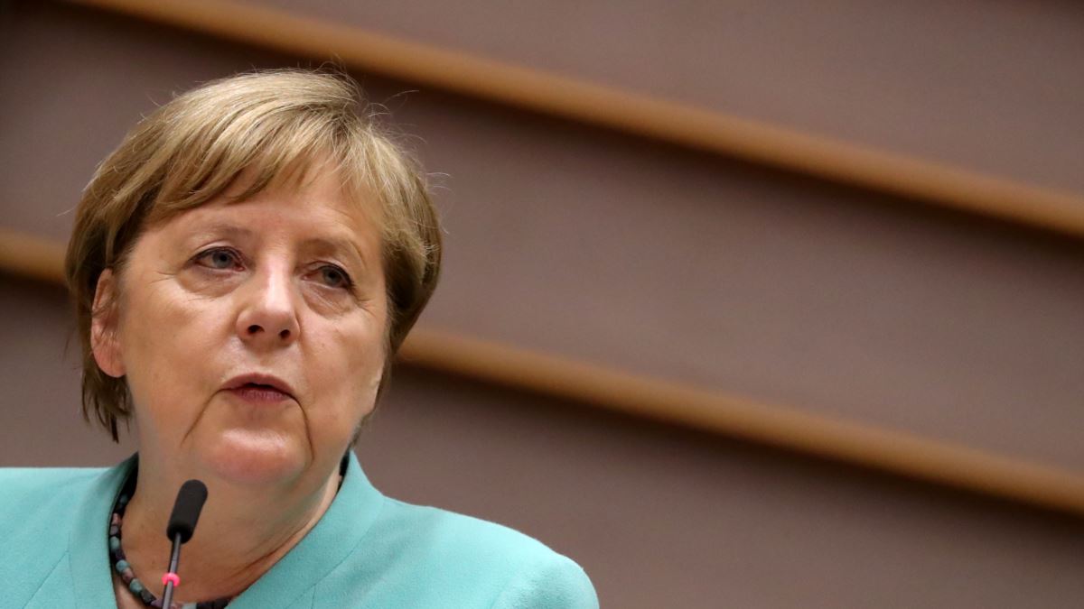 Merkel’den Türkiye’yi Öven Sözler