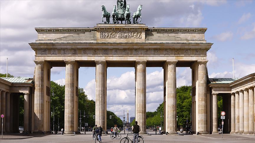 Almanya’da kamudaki kısıtlamaların 8,5 ay daha sürmesi bekleniyor