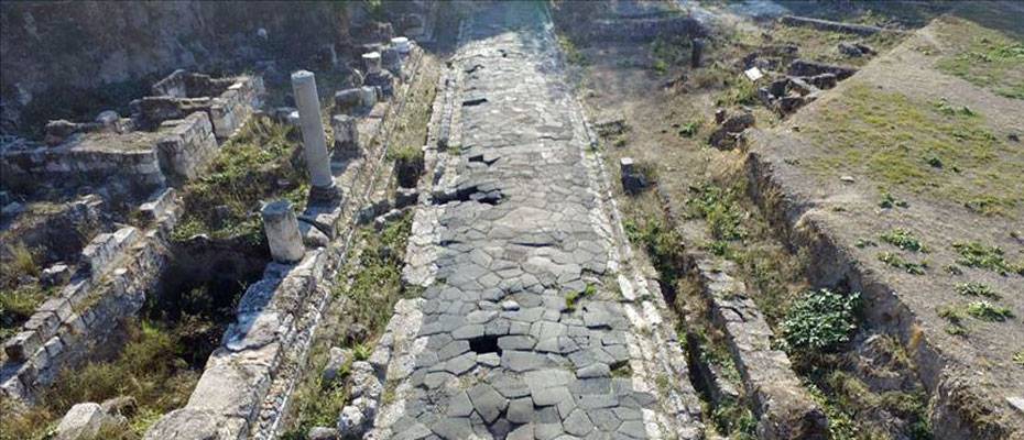 Mersin’de temel kazısı sırasında bulunan Antik Roma Yolu turizme kazandırılıyor