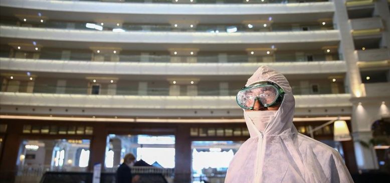 Antalya'da turistlerin koronavirüs testi otellerde yapılabilecek
