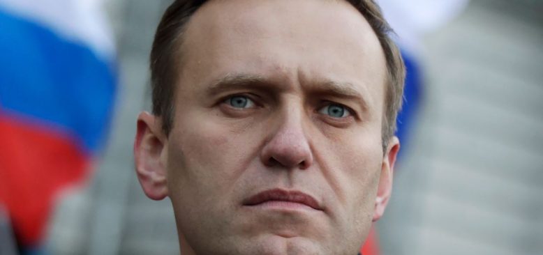 Rus Doktorlar Zehirlendiği Öne Sürülen Navalny'yi Almanya'ya Göndermiyor