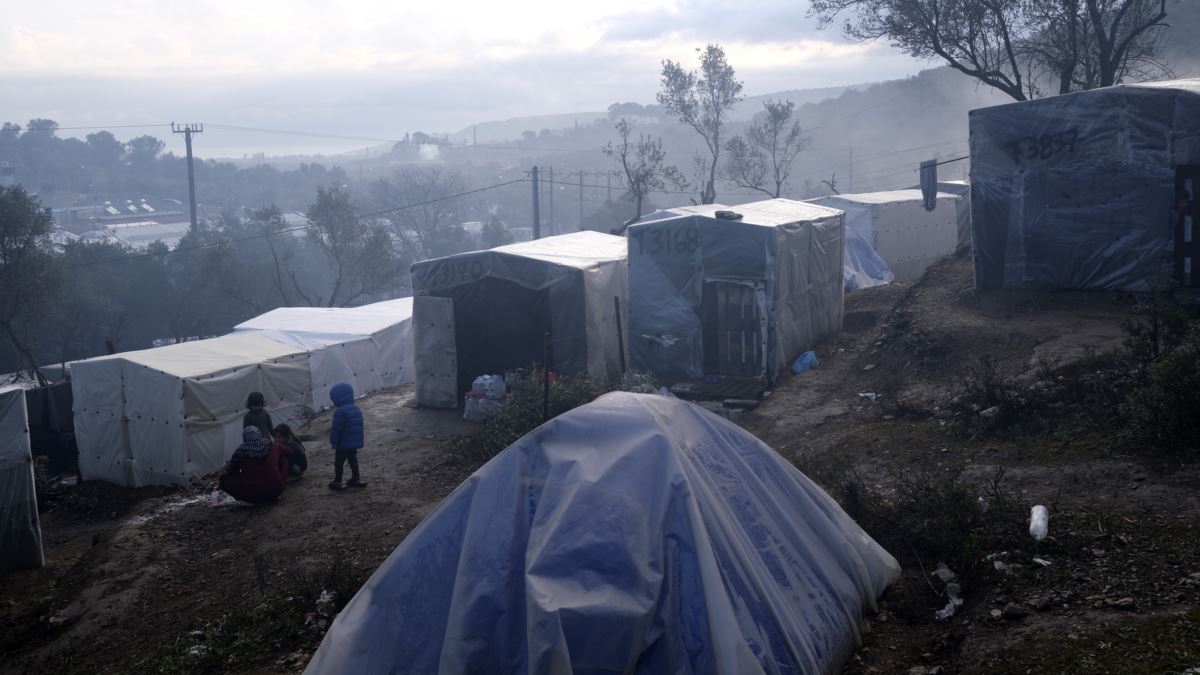 Midilli Adası’ndaki Mülteci Kampında Yangın Çıktı