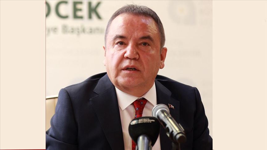 Muhittin Böcek'in sağlık durumu 'iyiye doğru' gidiyor