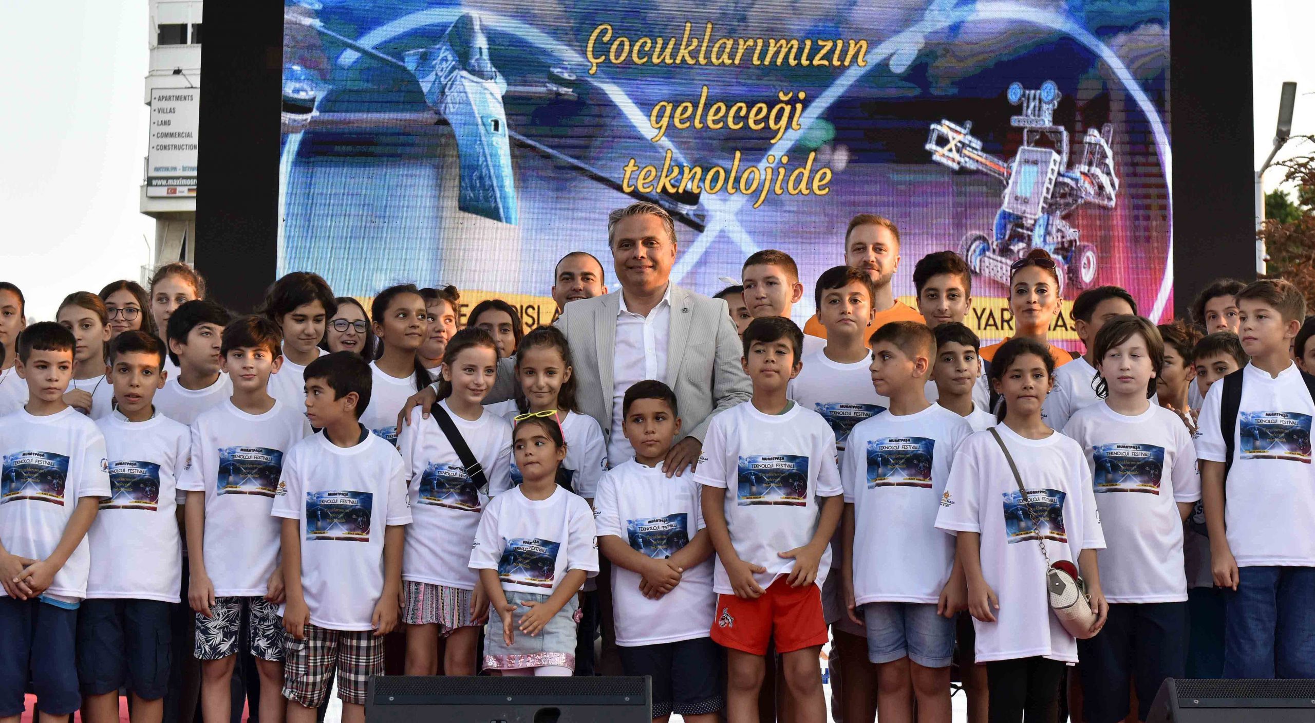 Muratpaşa Belediyesi’nden tablet kampanyası