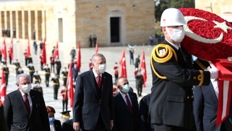 Cumhuriyet Bayramı Corona Gölgesinde Kutlandı