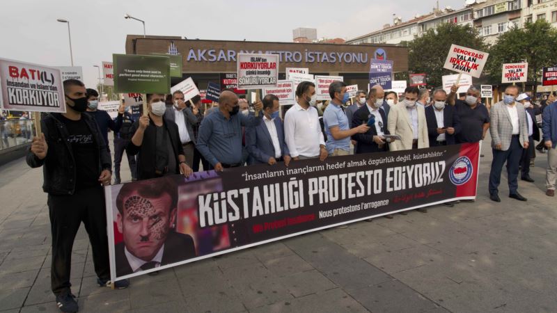 İstanbul’da ‘Macron’ Protestosu