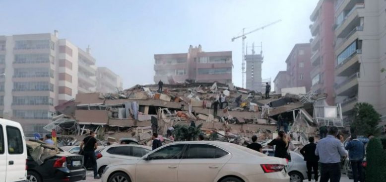 İzmir'de Şiddetli Deprem
