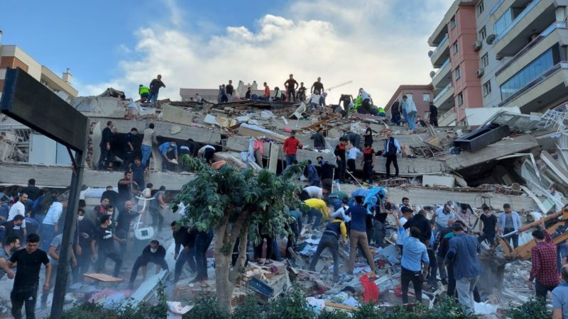İzmir’deki Deprem Sonrası Türkiye’ye Dayanışma Mesajları