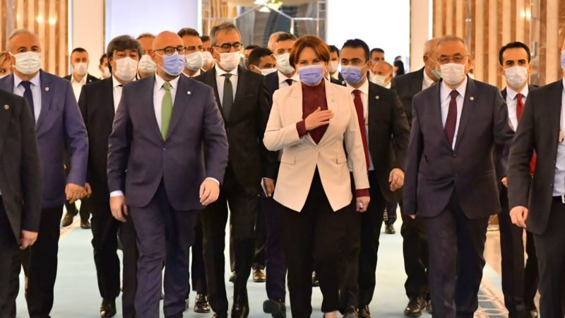 Özdağ'ın "FETÖ" Suçlaması İyi Parti'de Ayrılık Yaratır mı?