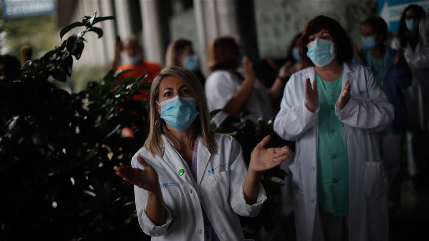 İspanya’da sağlık çalışanları artan sorunlara karşı eylem yaptı
