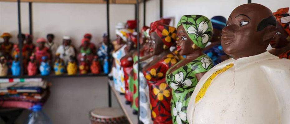 Senegal’in tarihi el sanatları pazarı salgına rağmen turist yolu gözlüyor