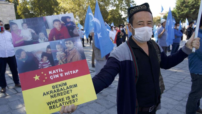 Uygurlar İstanbul’da Çin’i Protesto Etti