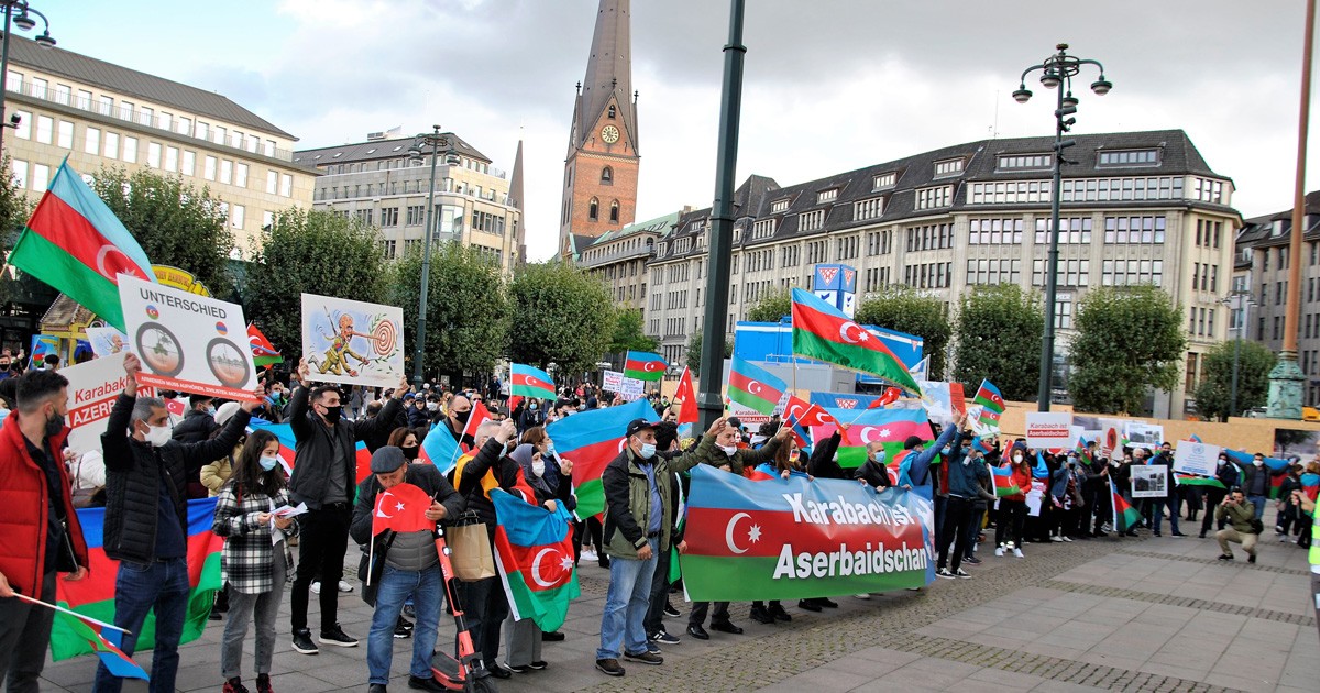 Hamburg’da Azerbaycan ile dayanışma mitingi