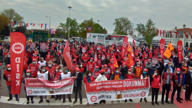 AKP Sendikaların İtirazına Rağmen Esnek Çalışmada Israr Ediyor