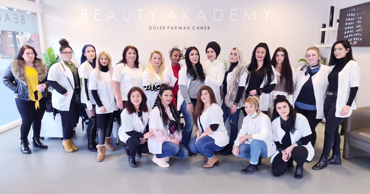 Beauty Akademy Meslek edindiriyor