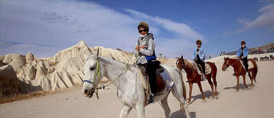 Kapadokya hafta sonunda yerli turistlerin mekanı oldu