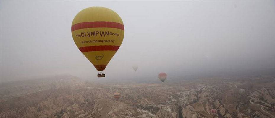 Kapadokya’da balonlar ‘sis denizi’nde uçtu