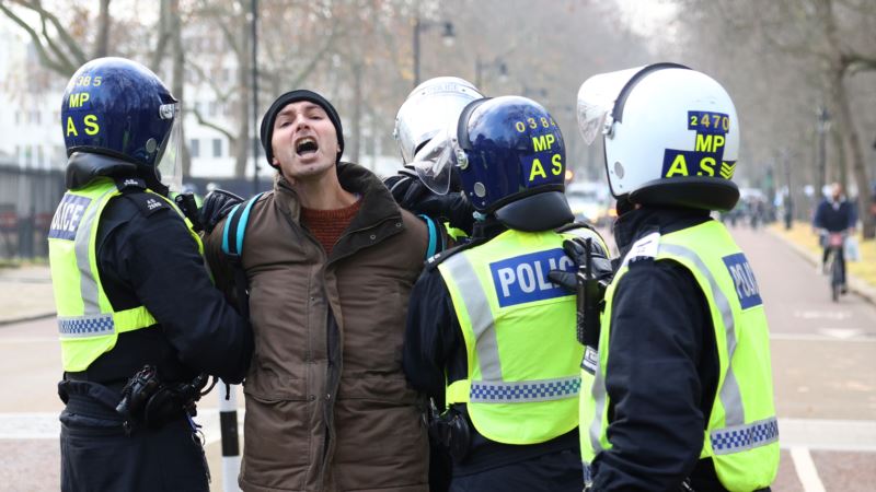 Londra’da Karantina Karşıtı Eylemlerde Çok Sayıda Gözaltı