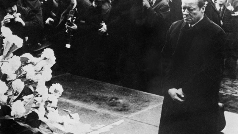 Brandt’ın Yahudi Anıtı Önünde Diz Çöktüğü Gün