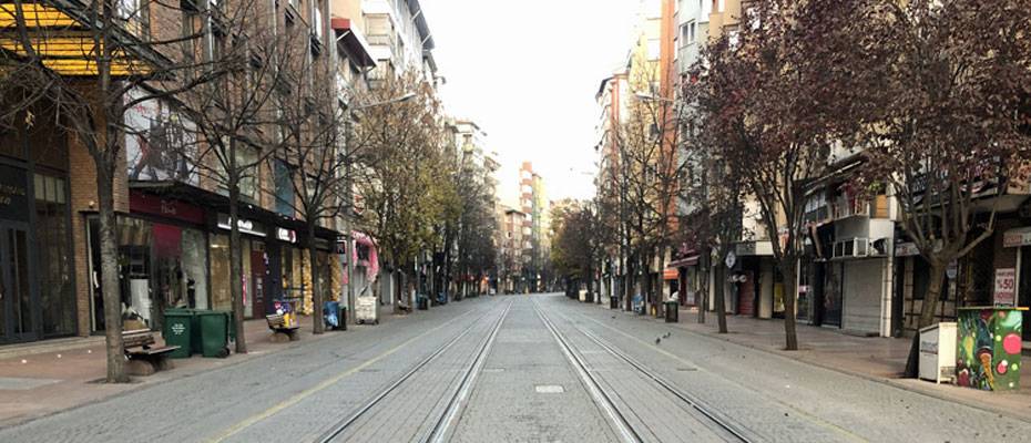 Cadde ve sokaklar boş kaldı