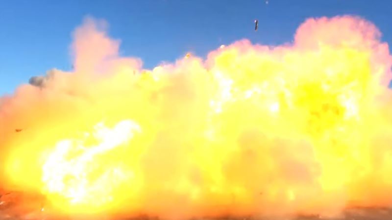 SpaceX’in Uzay Aracı İlk Denemesinde İniş Sırasında İnfilak Etti