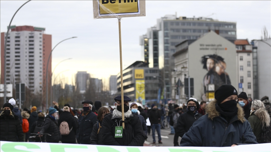 Almanya’da Kovid-19 kaynaklı ölümler 30 bini geçti