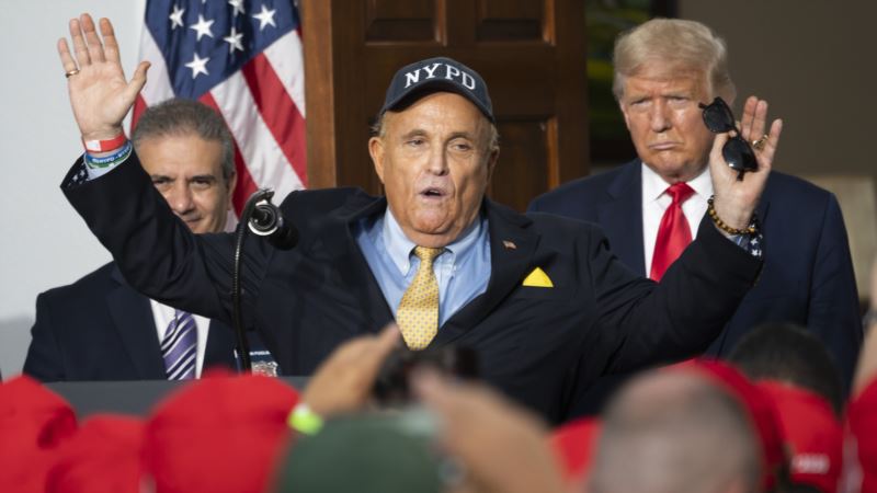 New York Barosu Giuliani’nin Üyeliğinin İptali İçin Harekete Geçti