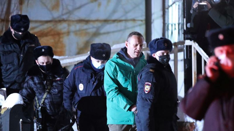 Rusya’ya Döner Dönmez Tutuklanan Navalny: “Sokağa Çıkın”