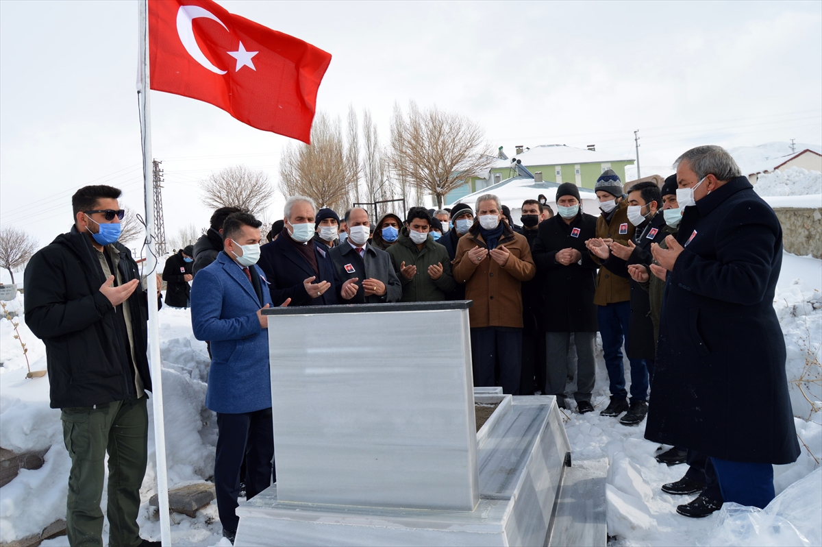 Almanya’daki ırkçı terör saldırısının kurbanı Gültekin memleketi Ağrı'da anıldı