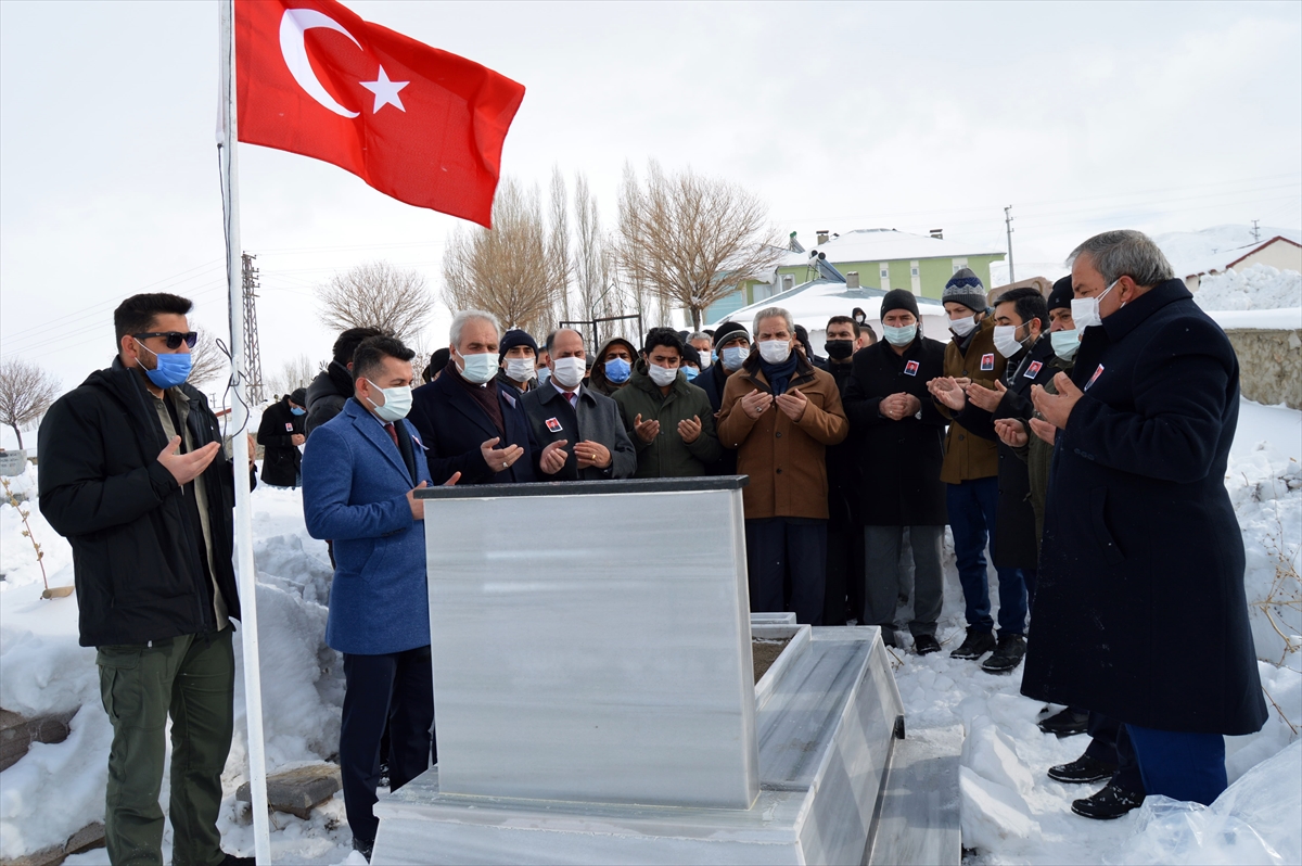 Almanya’daki ırkçı terör saldırısının kurbanı Gültekin memleketi Ağrı’da anıldı