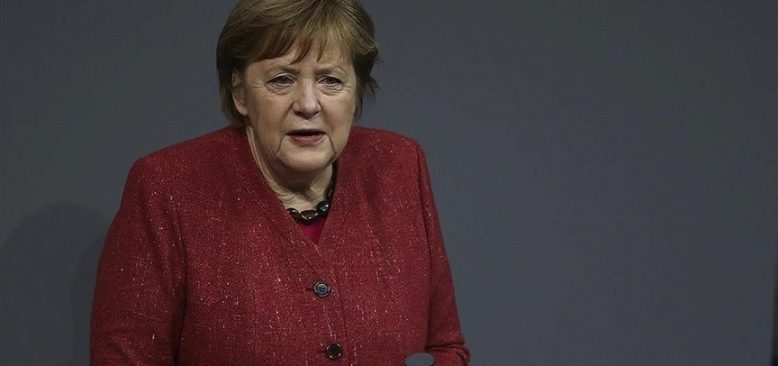 Merkel: Irkçılık ve nefret zehirdir