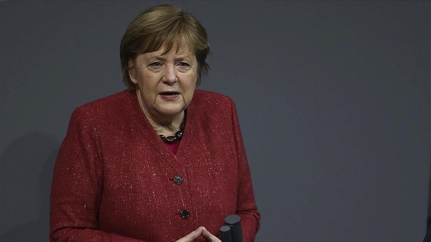 Merkel: Irkçılık ve nefret zehirdir