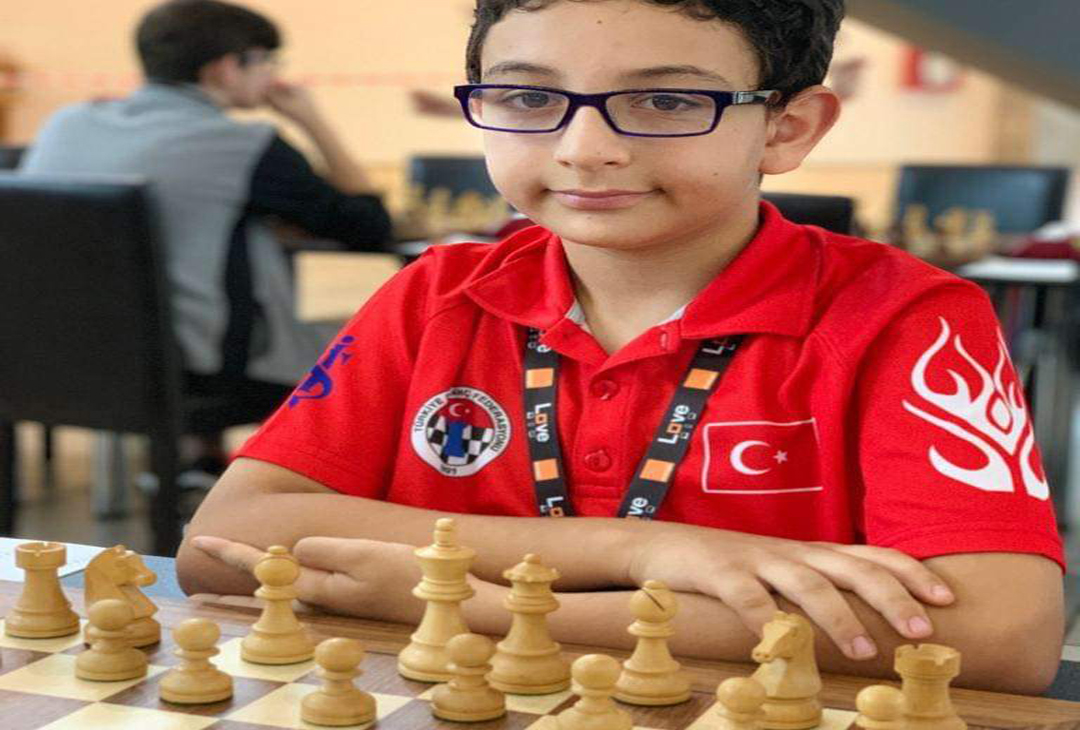 Türk satrancın yeni yıldızı Hasan Hüseyin Çelik FM unvanını kazandı