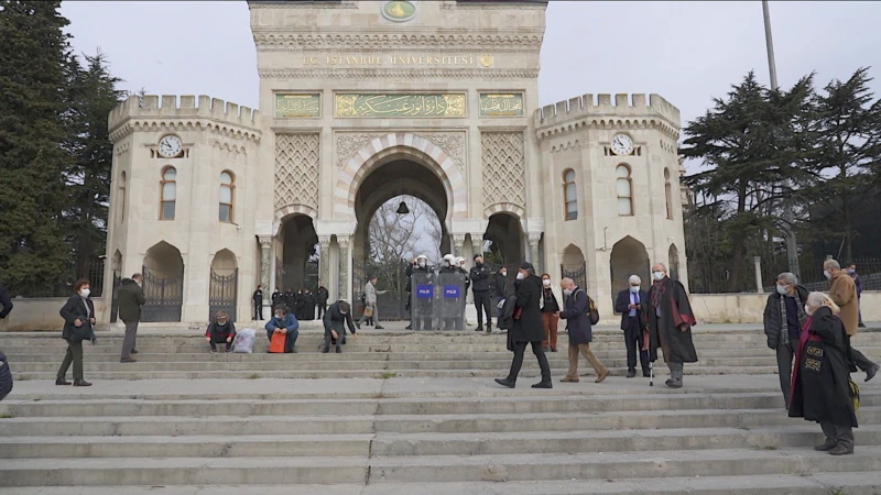 İstanbul Üniversitesi Akademisyenlerinden Boğaziçi’ne Destek