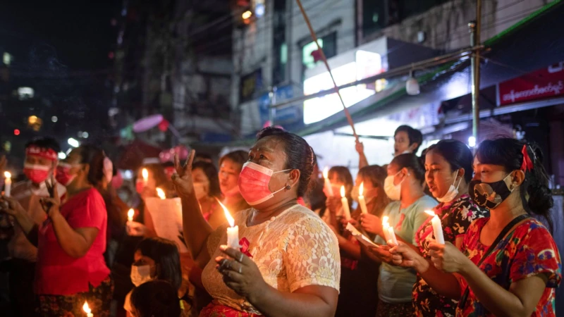 Myanmar’da Darbe Karşıtı Gösteriler