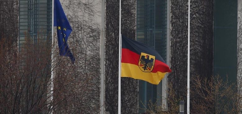 Berlin’de para nakil aracı kar maskeli 4 kişi tarafından soyuldu