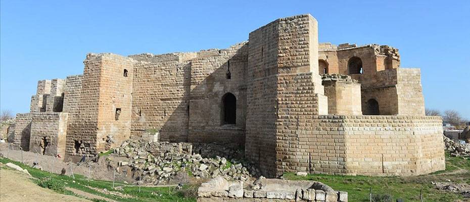 Harran Sarayı’na giriş 9 asır önceki gibi tarihi köprüden yapılacak