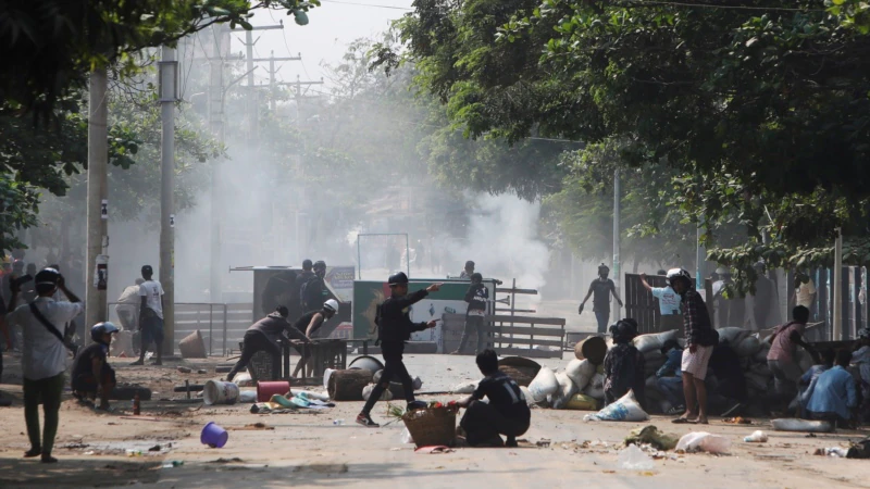Myanmar’da Şiddet Artıyor: “İnsanlar Kendilerini Savunmalı”