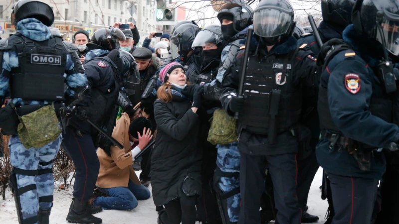 Rusya’da Polis Toplantı Bastı: 200 Gözaltı 