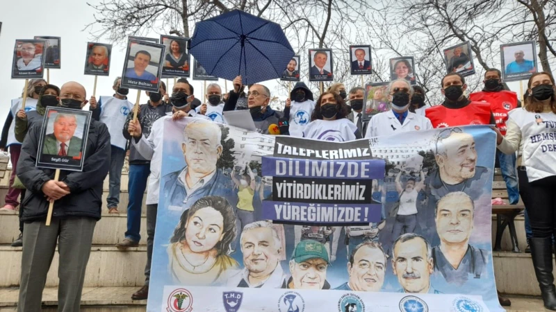 Türkiye’de Sağlık Çalışanları Grev Kararı Aldı