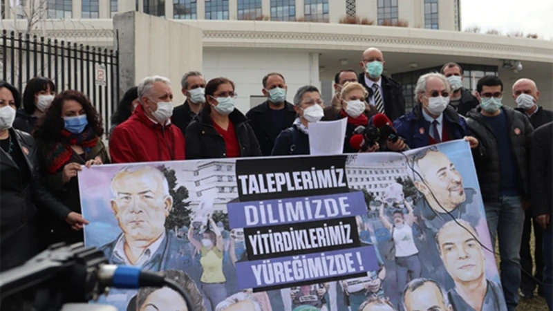Türkiye’de Sağlık Çalışanları “Kutlama Yerine Hak” Talep Ediyor