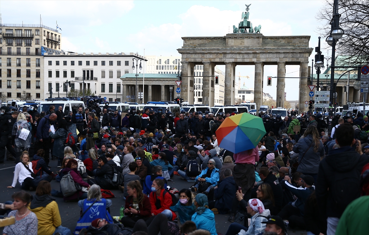 Almanya’nın başkenti Berlin karıştı