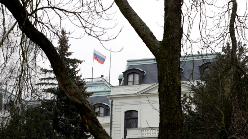 Çek Cumhuriyeti 18 Rus Diplomatı Sınır Dışı Ediyor