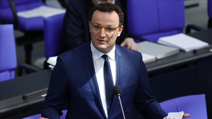 Spahn, "Sputnik V" aşısı için Rusya ile görüşeceğini söyledi