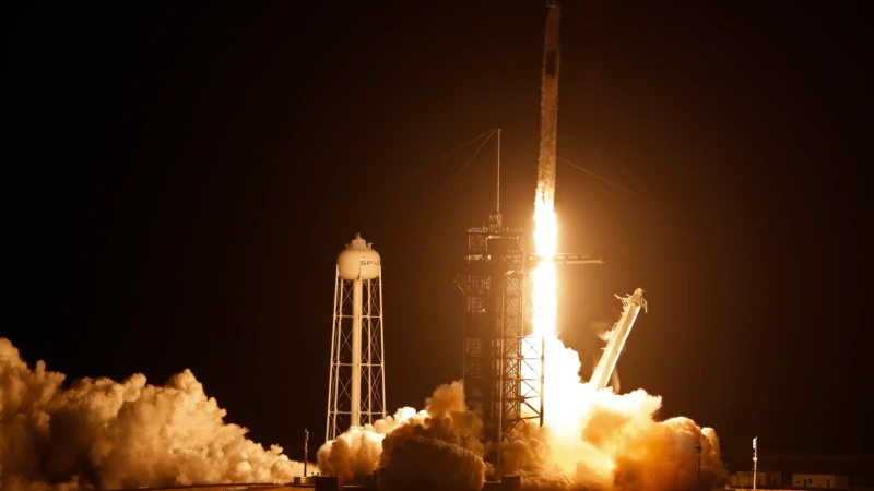 NASA ve SpaceX Uzay İstasyonu'na 4 Astronot Daha Gönderdi