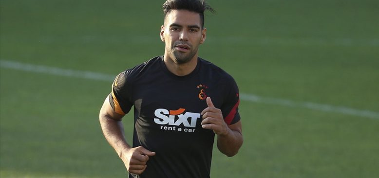 Galatasaray'da Radamel Falcao'nun yüzünde kırık tespit edildi