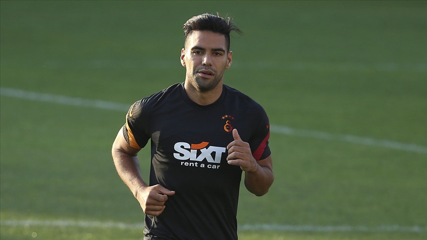 Galatasaray’da Radamel Falcao’nun yüzünde kırık tespit edildi