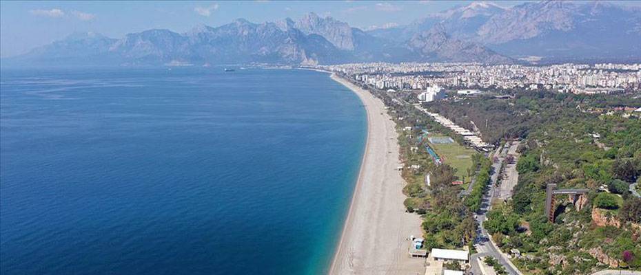 Turizm kenti Antalya’da Kovid-19 ile etkin mücadele sürüyor