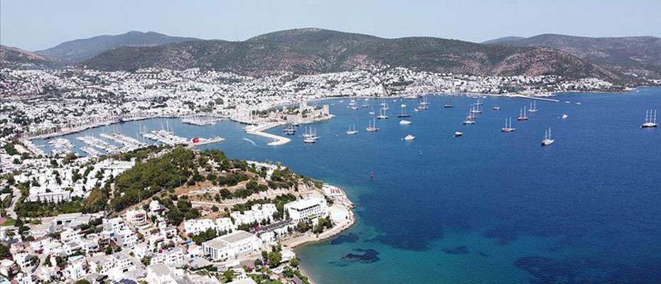 Bodrum ve Marmaris’te ‘tam kapanma’ öncesi yoğunluk arttı