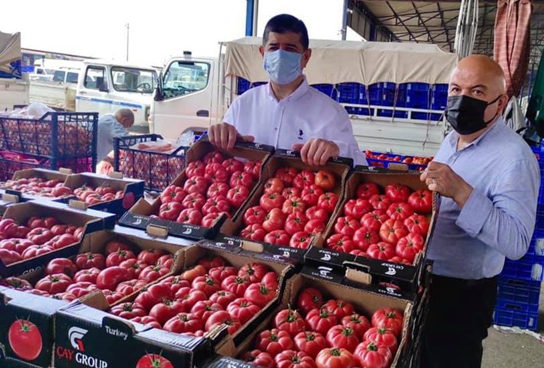 Tam kapanmada semt pazarları açılmadı çiftçi isyan ediyor